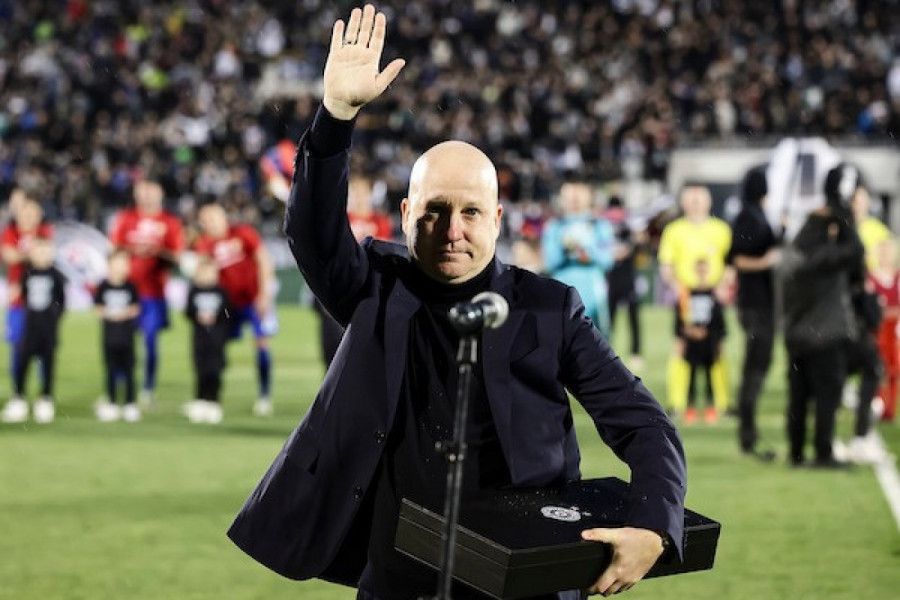 SRAMOTA: Grci napali Marka Nikolića!