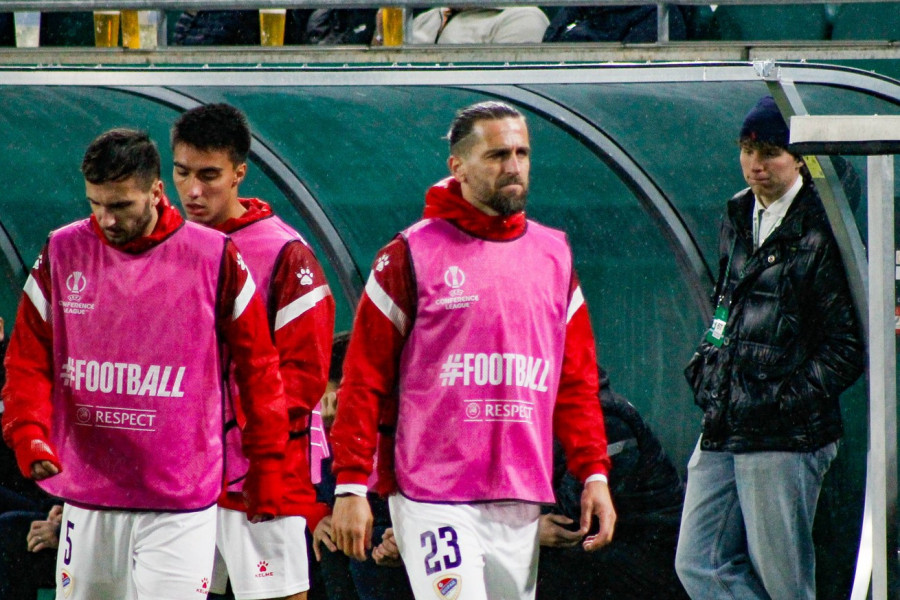 SRBIMA IZMIČE TITULA: Borac od gotovog napravio veresiju