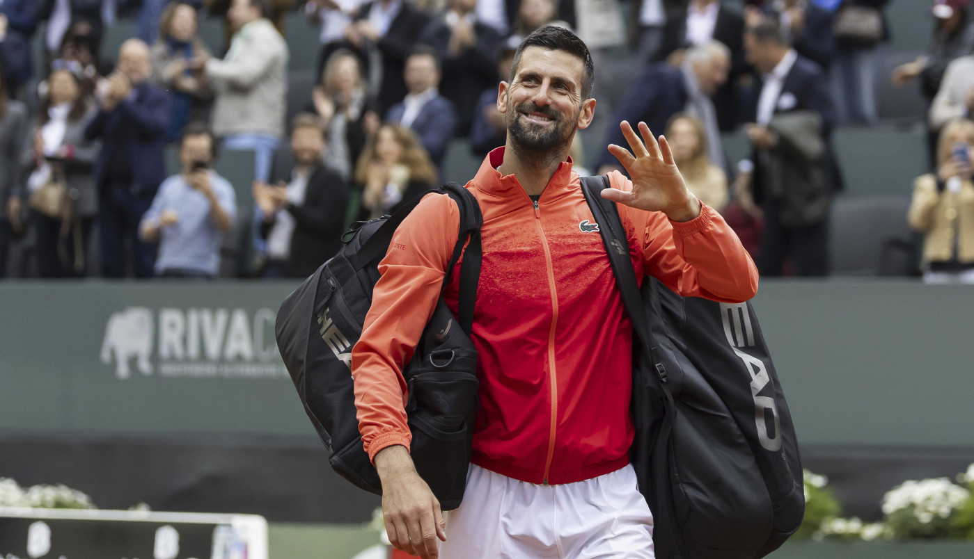 ALKARAZ I SINER SE LOMILI PO TERENU, A NOVAK... Srpski teniser otkrio šta je radio tokom LUDOG finala Rolan Garosa!