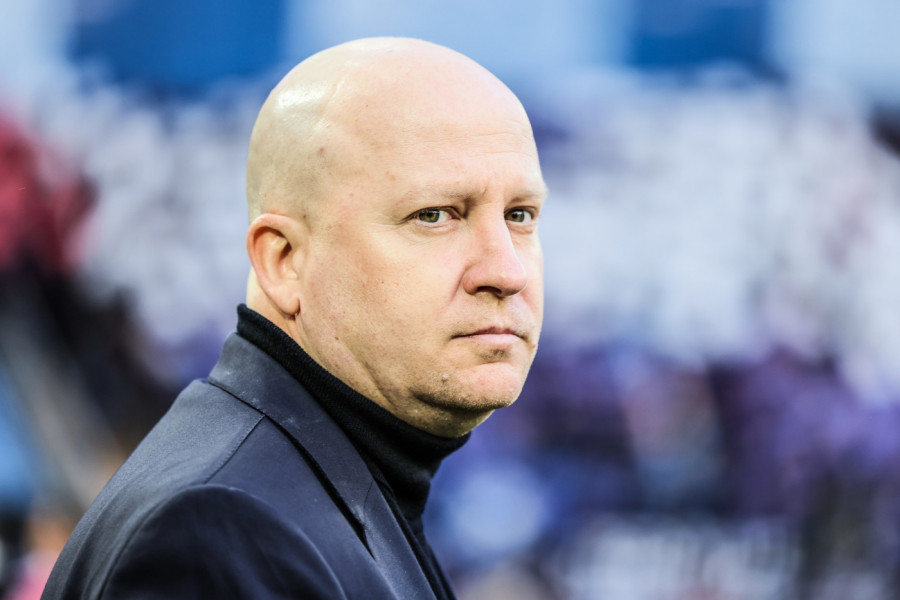 TENZIJE U ATINI! Na Nikolića upereno PRSTOM, a tek što je stigao (VIDEO)