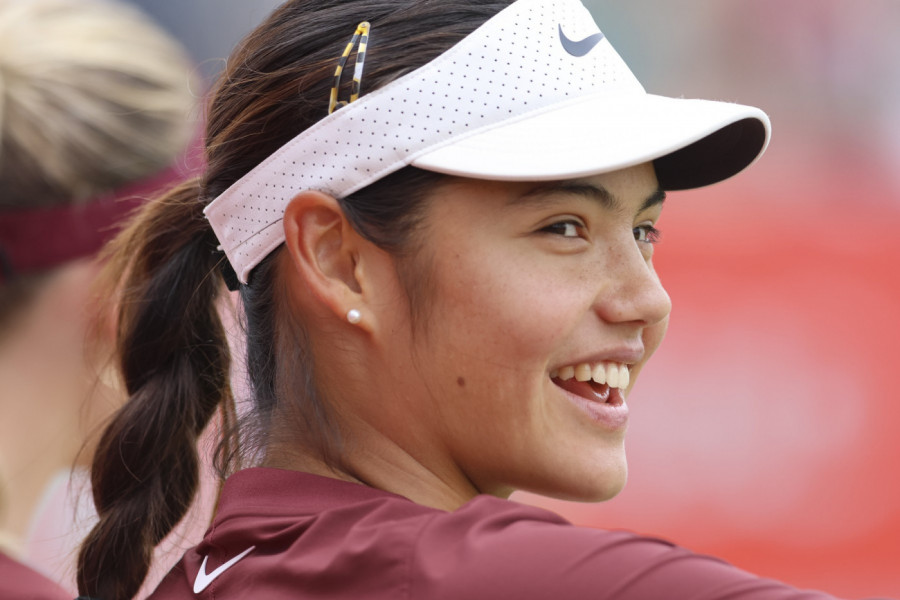 LEPA BRITANKA ZAINTRIGIRALA JAVNOST: Kriju se kao zmija noge - Ema progovorila o vezi sa Alkarazom!