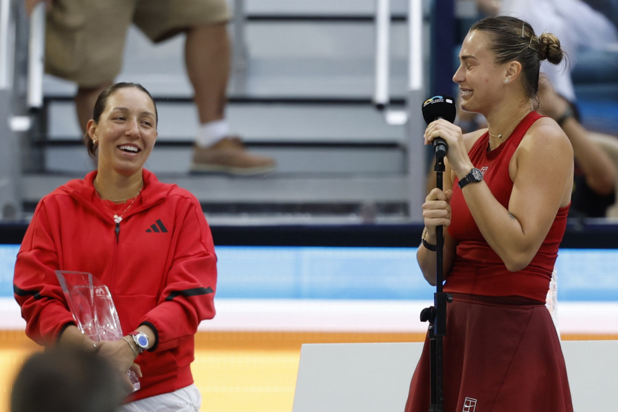 MILIJARDERKA PRAVI HAOS: Teniserka beži od koleginica, ne može da ih gleda na doručku!