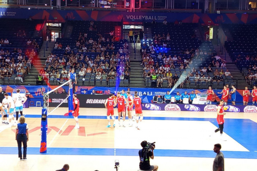 SRBIJA NASTAVILA CRNI NIZ: Argentina nakon preokreta srušila naše odbojkaše u Areni