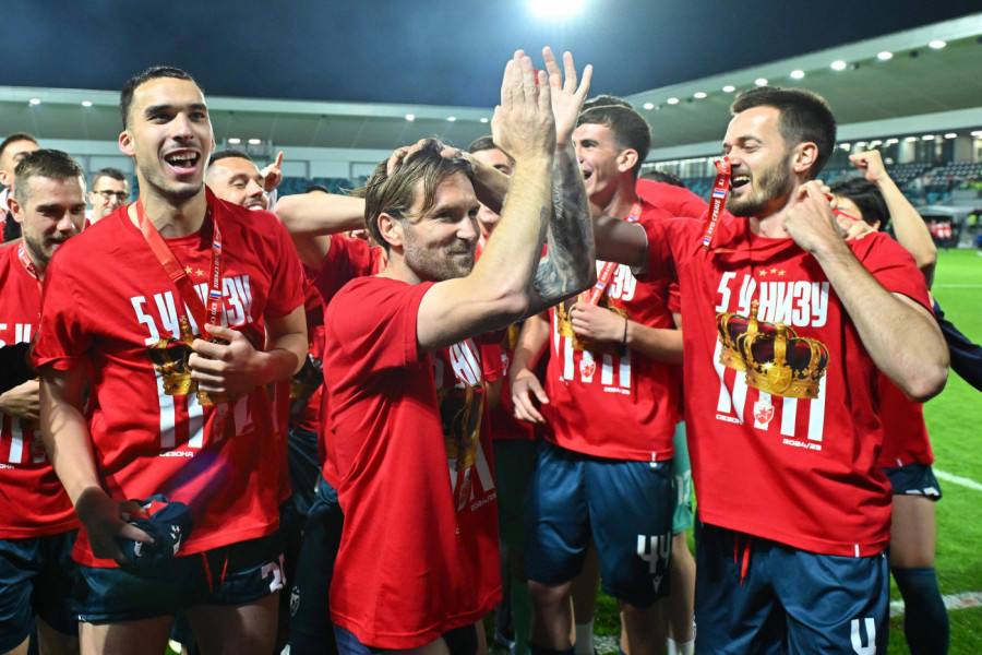 NIŠTA OD TRANSFER-BOMBE NA MARAKANI: Englezi umešali prste, pa za MILION odveli Zvezdi pojačanje ISPRED NOSA!