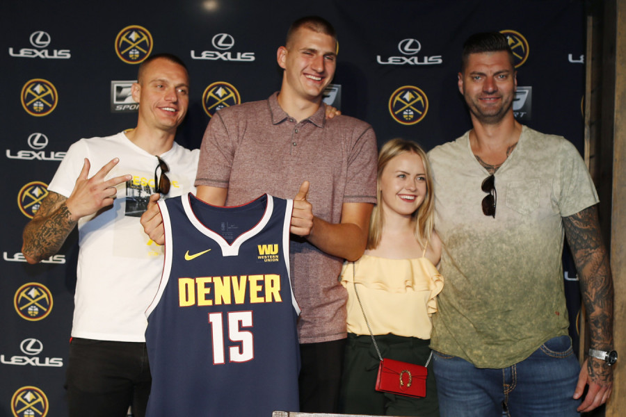 BRAT NIKOLE JOKIĆA ŠOKIRAO SRBE! Evo koju je majicu imao na sebi - NIKO NE MOŽE DA POVERUJE U OVO!  (FOTO)