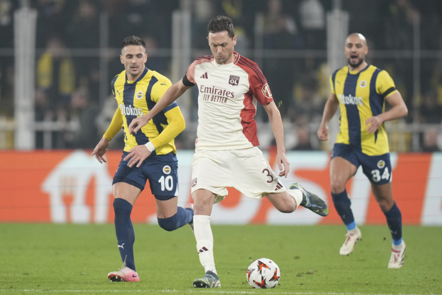 MATIĆEV KLUB POKLEKAO PRED PROŠLOGODIŠNJIM RIVALOM CRVENE ZVEZDE: Tračak nade za Sasuolo, Inter srušio snove!