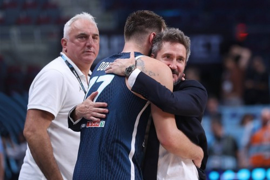 DA LI JE OVO NAJEMOTIVNIJI MOMENAT NA EVROBASKETU? Selektor Italije na konferenciji i krokodilske SUZE ZA KRAJ! (VIDEO)