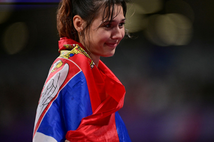 SLAVIMO VAŠ USPEH I OČEKUJEMO NOVA ODLIČJA! Predsednik Vučić se obratio Angelini Topić