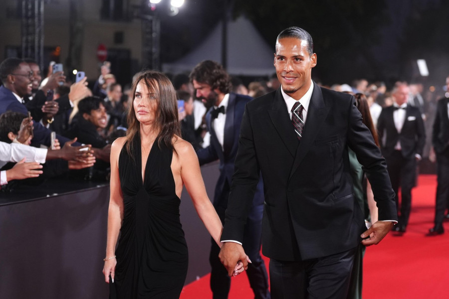 ONA JE UKRALA ŠOU: Supruga fudbalera Liverpula zasenila "grad svetlosti" - svi su samo u nju gledali! (VIDEO)