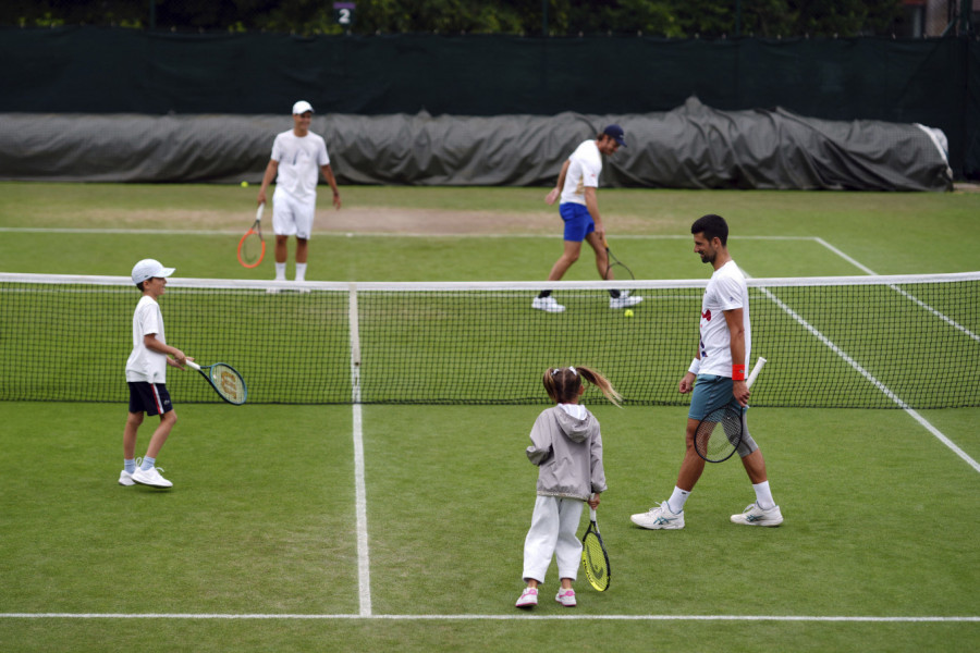 NEMOGUĆE JE TO IZBEĆI, ALI BIĆU MIRAN: Novak otkrio šta mu je najvažnije u odgajanju dece
