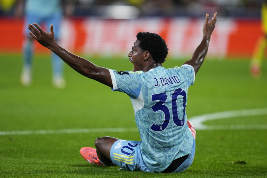 VLAHOVIĆEVA ZAMENA NA METI KRITIKA! Italijani raspalili po napadaču!