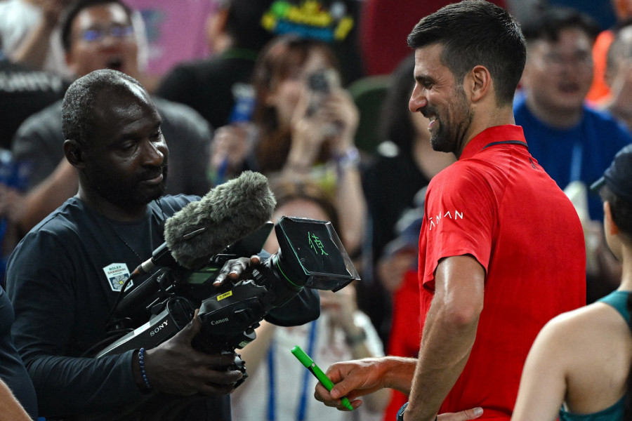 NOVAK ODUŠEVIO PUBLIKU U ŠANGAJU: Napisao na kineskom dva slova, a evo šta ona znače! (VIDEO)