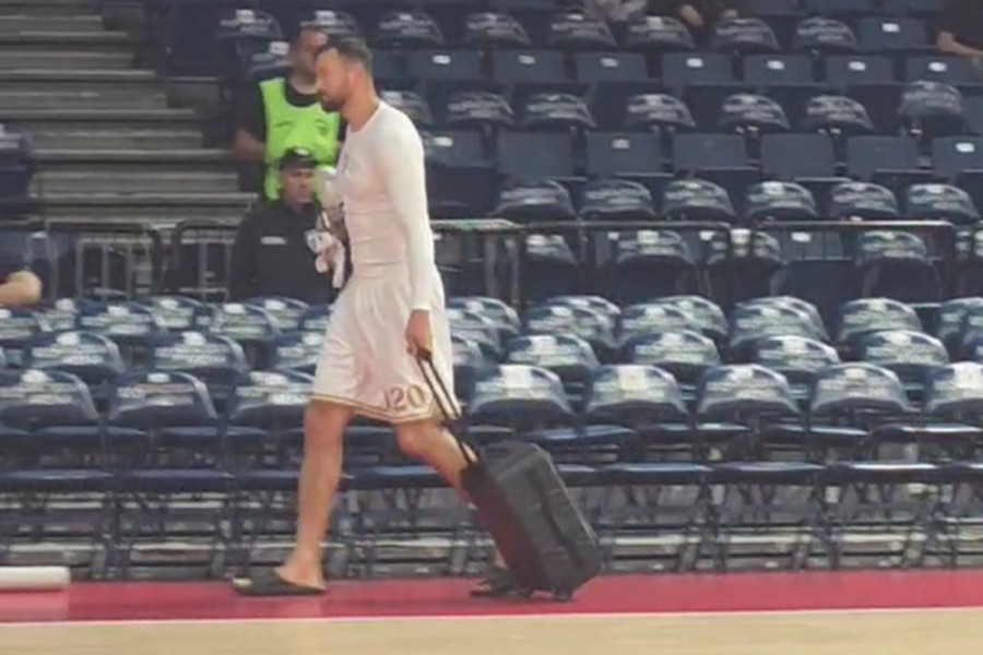 IGRAČ ZVEZDE KAO DA JE NA PLAŽU KRENUO: Pogledajte hit snimak pred meč sa Baskonijom u Areni! (VIDEO)