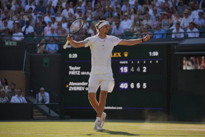 "TENIS JE SAMO TENIS, NIKO NEĆE UMRETI!" Zverev brutalno iskren pred meč sa najvećom senzacijom na Vimbldonu