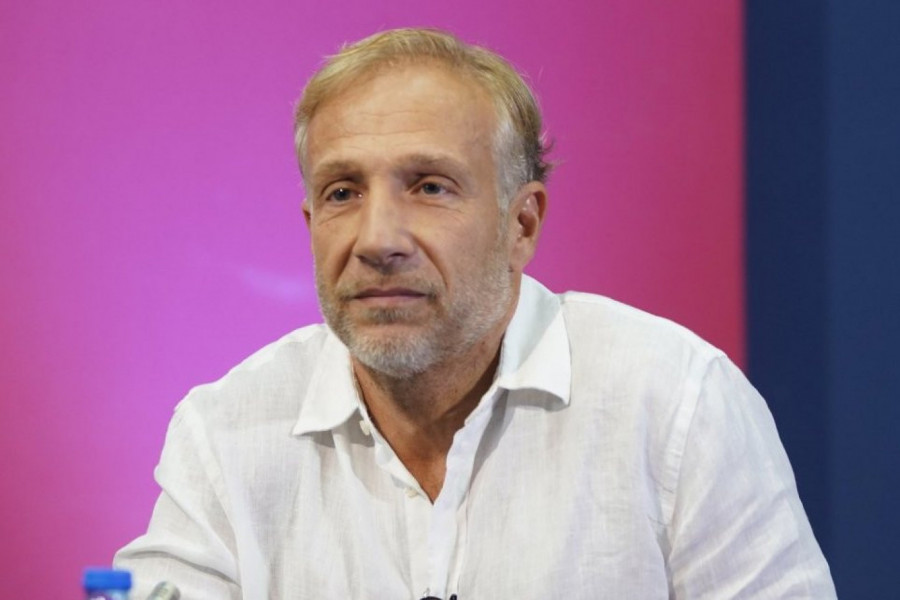 NAKON HAOTIČNOG RAZVODA: Milan Kalinić bodri Zvezdu Meridianbet - evo sa kim prati utakmicu crveno-belih! (VIDEO)