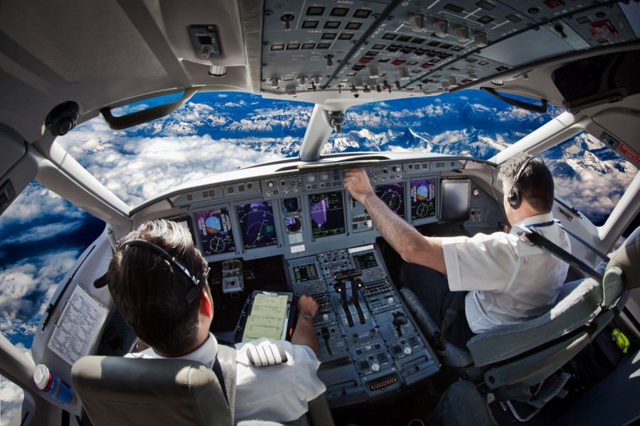 HOROR SCENA U AVIONU! Reprezentacija prinudno sletela