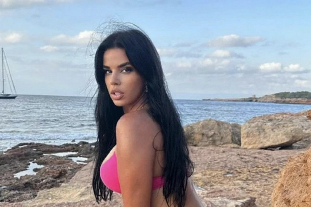ŠOK-TRANSFORMACIJA: Isplivale fotografije Ivane Knol, fanovima POPADALE VILICE - NIKADA je ne biste prepoznali! (FOTO)