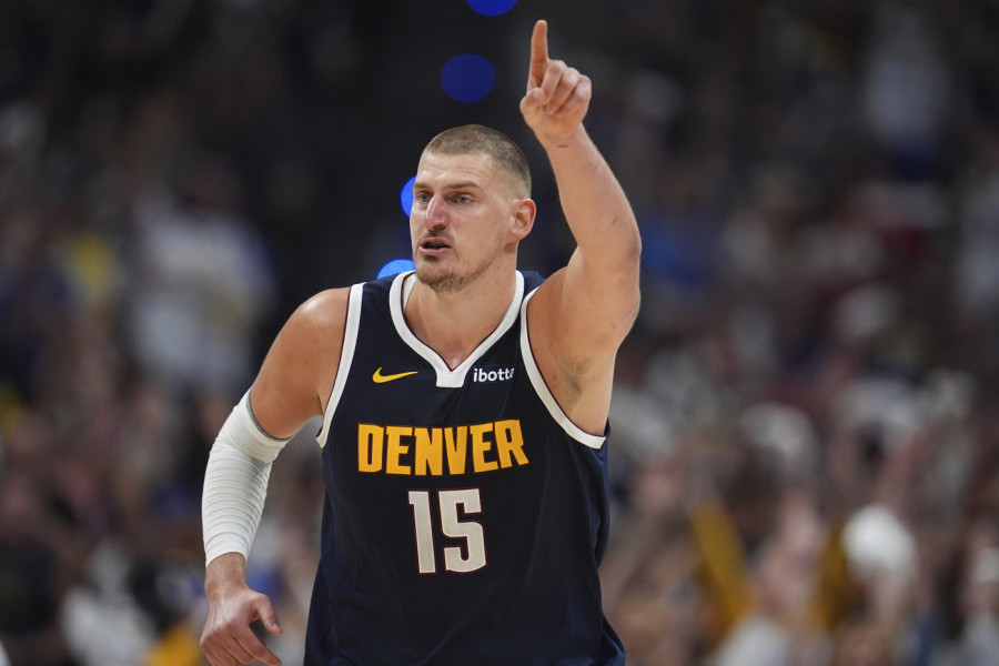JOKIĆ PIVOM GASI TUGU: Nikola rešio da se oleši posle ispadanja u plej-ofu