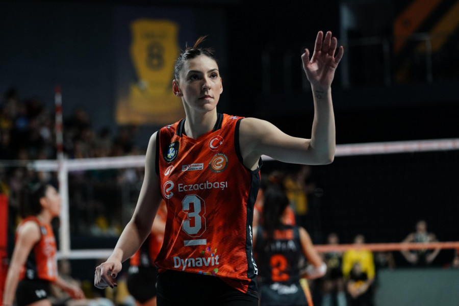 POPLAVA EMOCIJA: Suze Tijane Bošković na oproštaju od Ezačibašija!