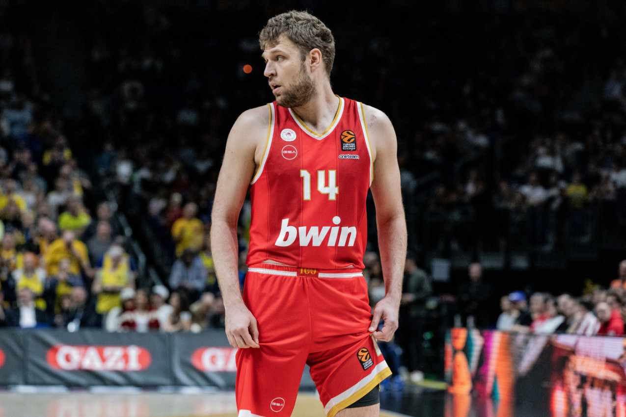 VEZENKOV IMA PORUKU ZA SVE: Rekao u kojoj hali mu je najteže da igra, a i za koga navija u NBA!