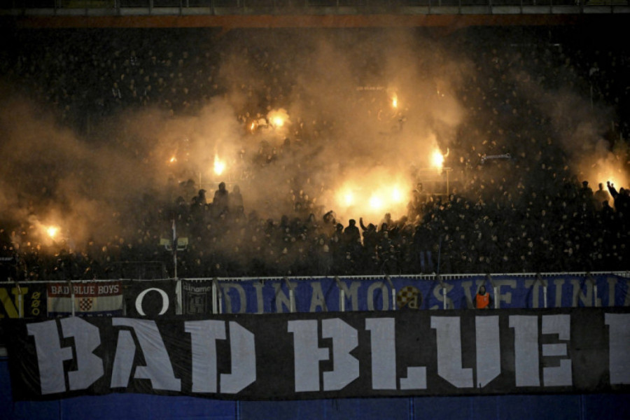 BED BLU BOJSI NAVIJAJU ZA HAJDUK IZ SPLITA; Upravo je svanuo najčudniji dan u istoriji Hrvatske!