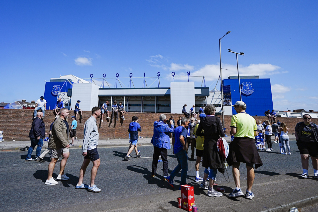 GUDISONE, ZBOGOM! Everton igra poslednji meč u istoriji na kultnom zdanju! (VIDEO) GUDISONE, ZBOGOM! Everton igra poslednji meč u istoriji na kultnom zdanju! (VIDEO)