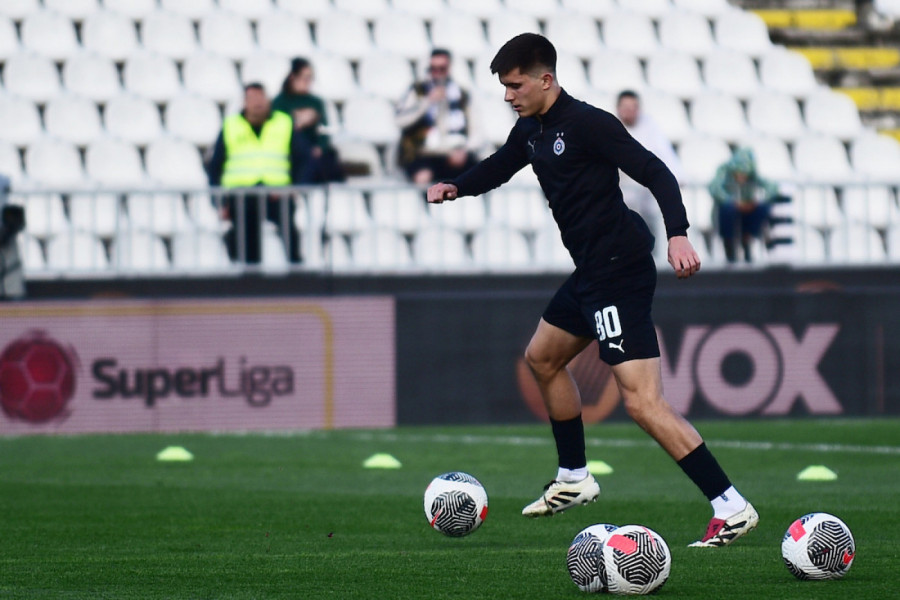 SPORTISSIMO INTERVJU S BISEROM PARTIZANA - KO JE VANJA DRAGOJEVIĆ? Nekad sanjao o prvom timu, a sada rame uz rame sa Pjanićem (VIDEO)