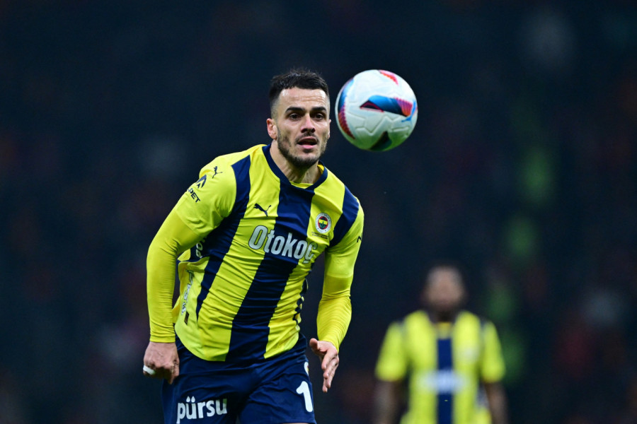 KAKVA BOMBA: Filip Kostić se VRAĆA?
