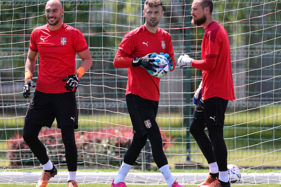 CRVENA ZVEZDA ŽELI BIVŠEG REPREZENTATIVCA SRBIJE: Crveno-beli pikirali novog golmana!?