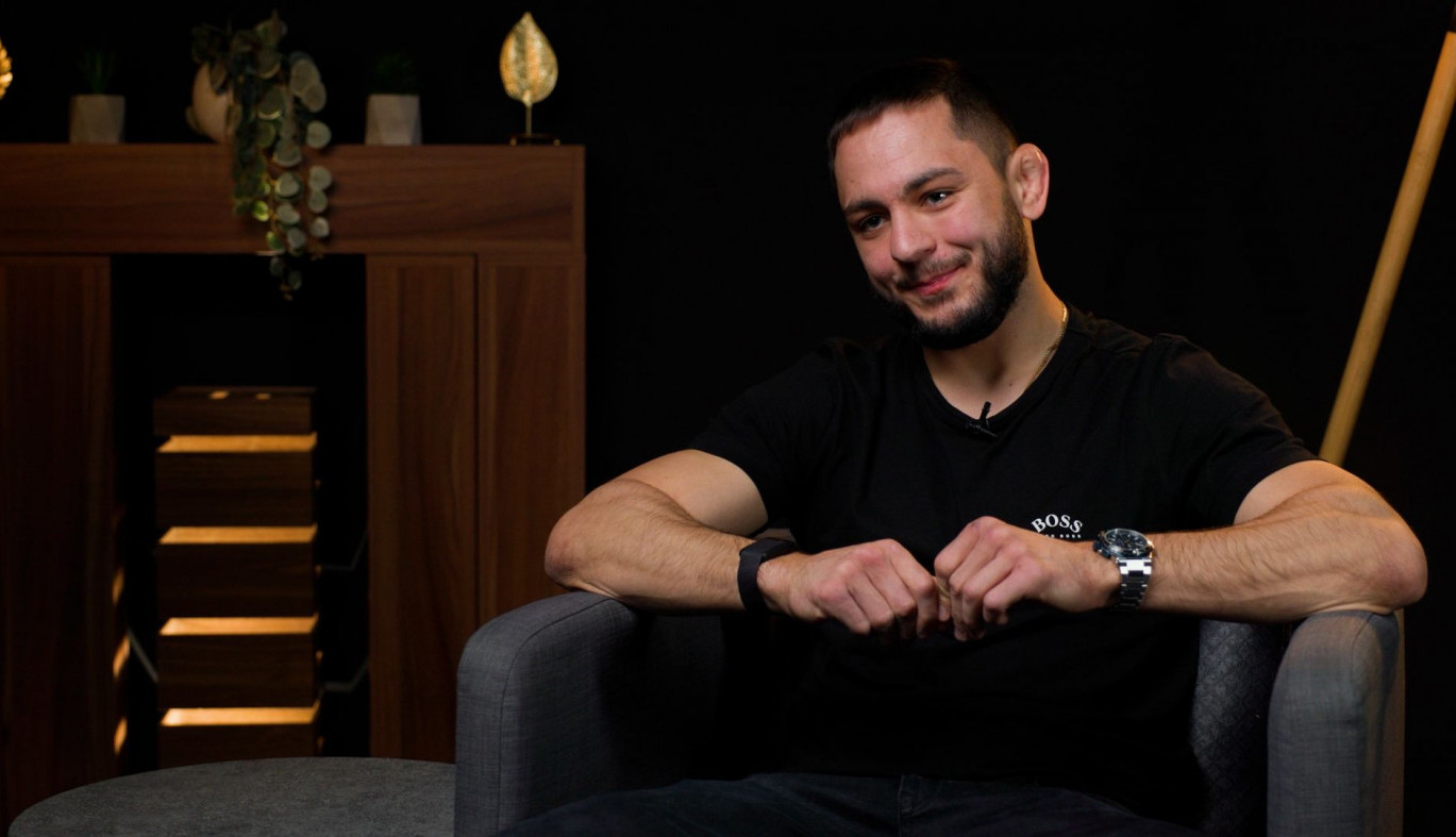 JANIČIĆ JE SPREMAN I PUN SAMOPOUZDANJA: Pogledajte Milošev izlazak u ring! (VIDEO) JANIČIĆ JE SPREMAN I PUN SAMOPOUZDANJA: Pogledajte Milošev izlazak u ring! (VIDEO)