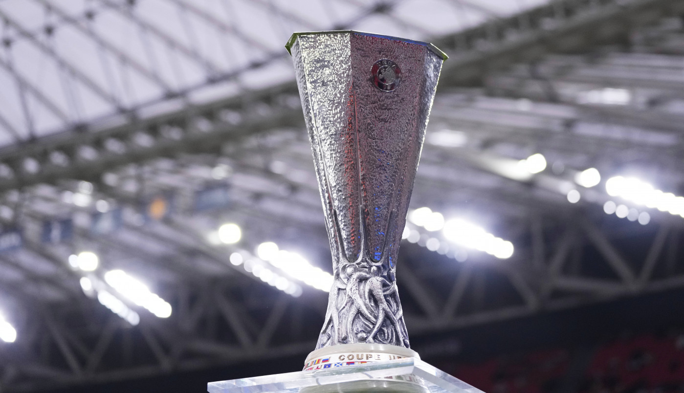 BENEDIKT ZAUSTAVIO FUDBAL: Zbog njega nema ništa od utakmice BENEDIKT ZAUSTAVIO FUDBAL: Zbog njega nema ništa od utakmice
