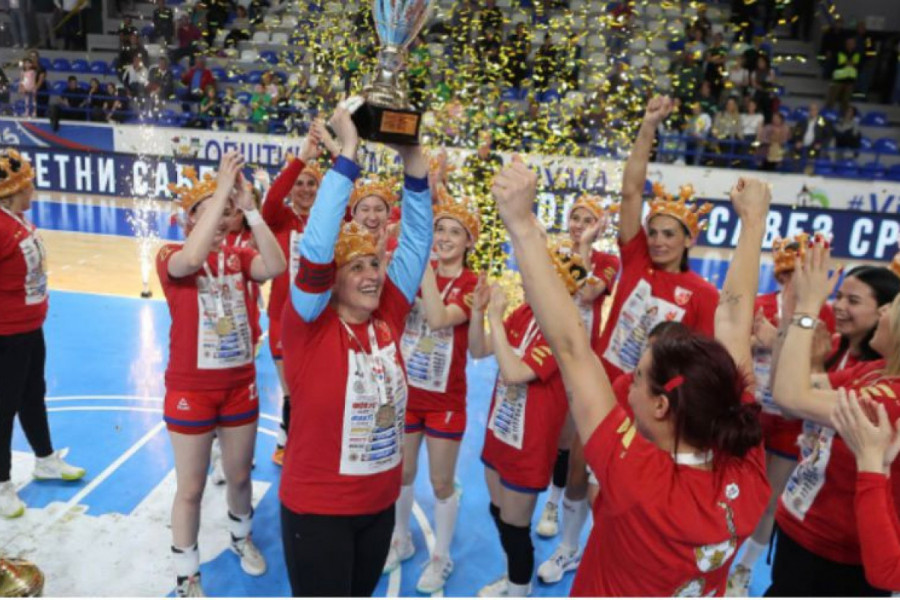 PEHAR OSTAO KUĆI: Rukometašice Crvene zvezde odbranile titulu prvaka države!