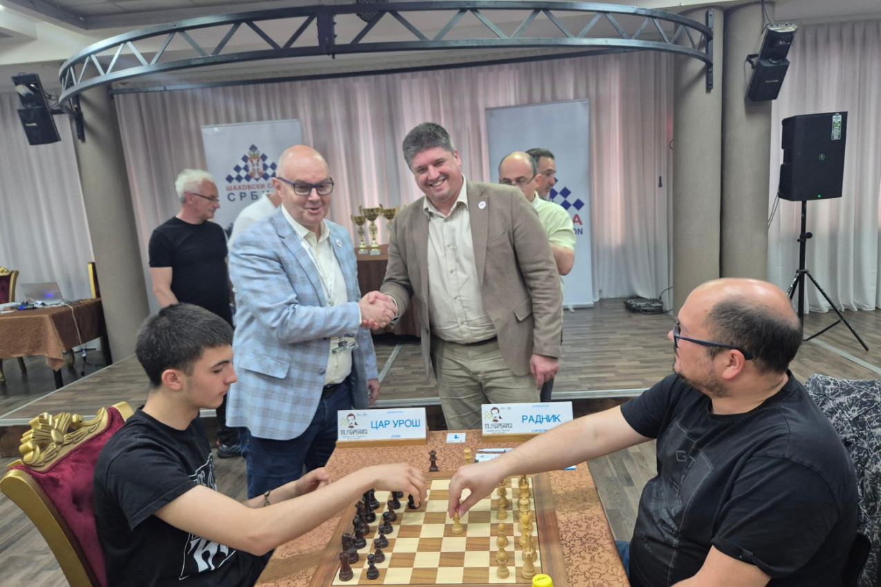 PREKO 26 ŠAHOVSKIH EKIPA! U Paraćinu počeo 11. Kup Svetozara Gligorića (FOTO) PREKO 26 ŠAHOVSKIH EKIPA! U Paraćinu počeo 11. Kup Svetozara Gligorića (FOTO)