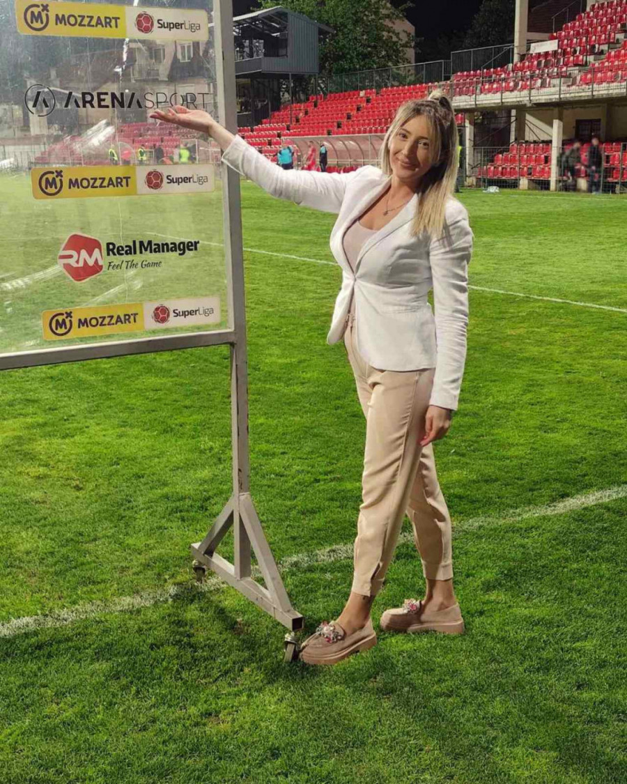 Atraktivnu plavušu će ponovo gledati ljubitelji fudbala širom Srbije