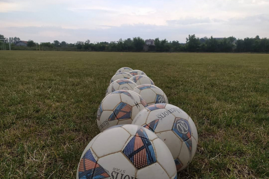 TRAŽI SE NOVI TRENER: Klub je bez poraza u prvenstvu - šampionski pehar je jako blizu!