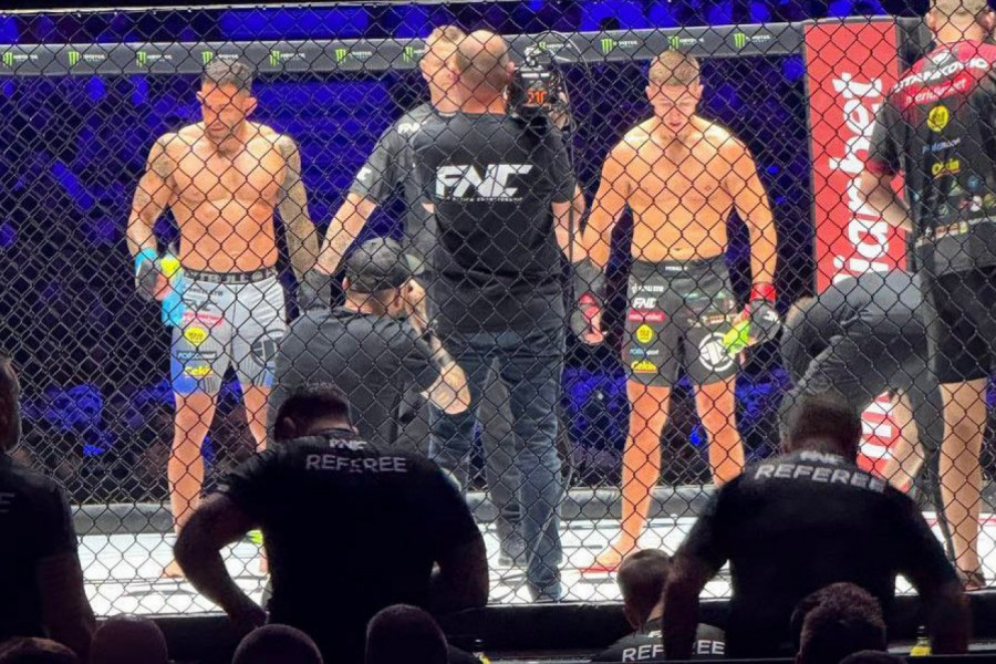 (UŽIVO) DUGO OČEKIVANI MMA SPEKTAKL U ARENI U REŽIJI FNC: Vaso Bakočević pobedio Angelinija!
