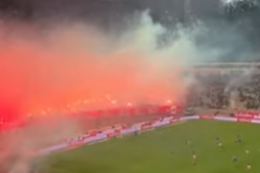 GORI MARAKANA! Pogledajte SPEKTAKULARAN vatromet navijača Crvene zvezde (VIDEO)