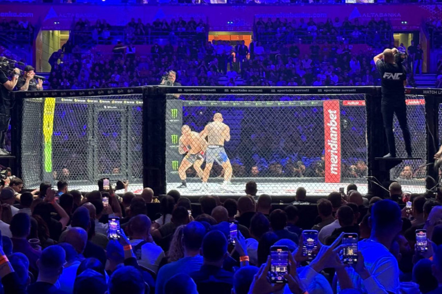 (UŽIVO) DUGO OČEKIVANI MMA SPEKTAKL U ARENI U REŽIJI FNC: SADA SLEDI BORBA JANIČIĆA I BOJKOVIĆA!