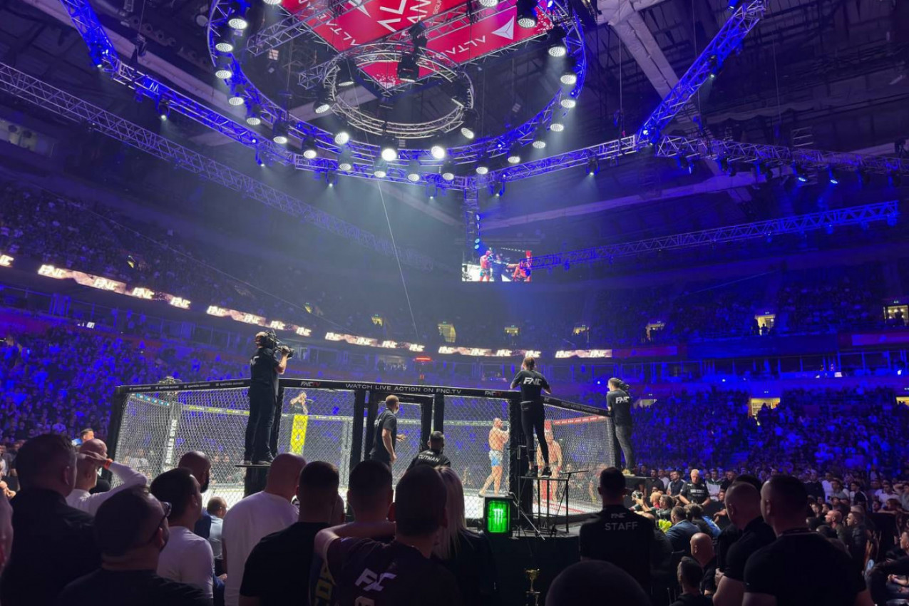 FABJAN PAO KAO KLADA U ARENI: Šok preokret, rival mu na kraju pokazivao srednjake! FABJAN PAO KAO KLADA U ARENI: Šok preokret, rival mu na kraju pokazivao srednjake!