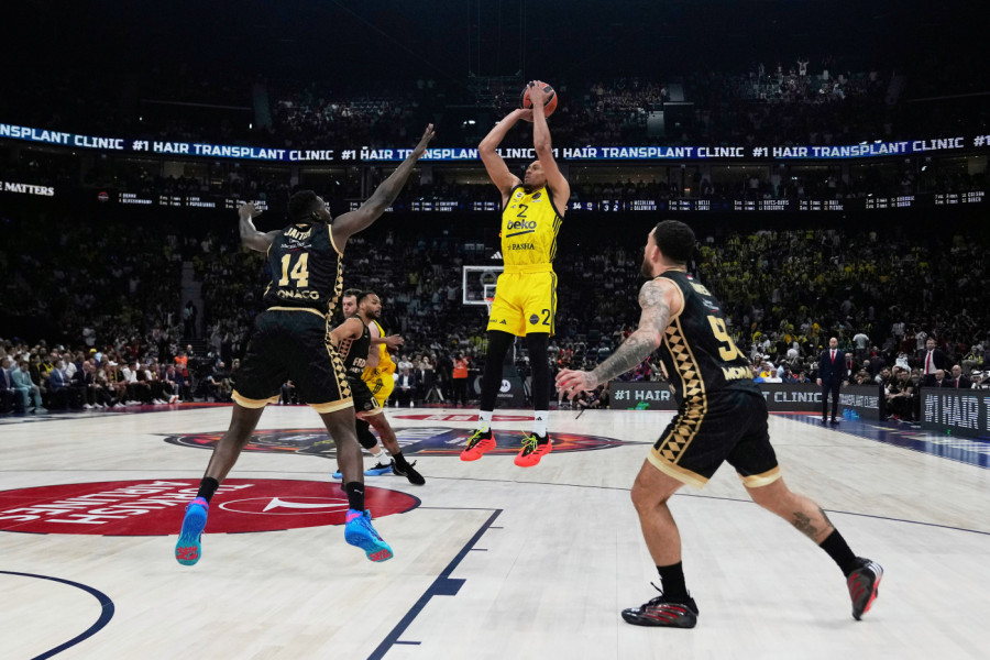 (UŽIVO) UZBUDLJIVA BORBA ZA TROFEJ U EVROLIGI: Sportski rat Fenerbahčea i Monaka!