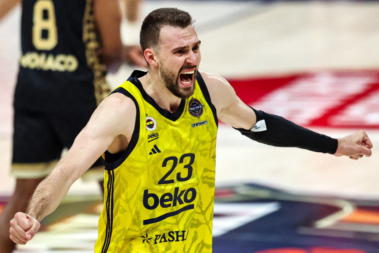 NA KRILIMA MARKA GUDURIĆA! ISTANBUL I DALJE GORI! Šampioni Evrope već drugi dan zaredom na krovu sveta! (VIDEO) NA KRILIMA MARKA GUDURIĆA! ISTANBUL I DALJE GORI! Šampioni Evrope već drugi dan zaredom na krovu sveta! (VIDEO)