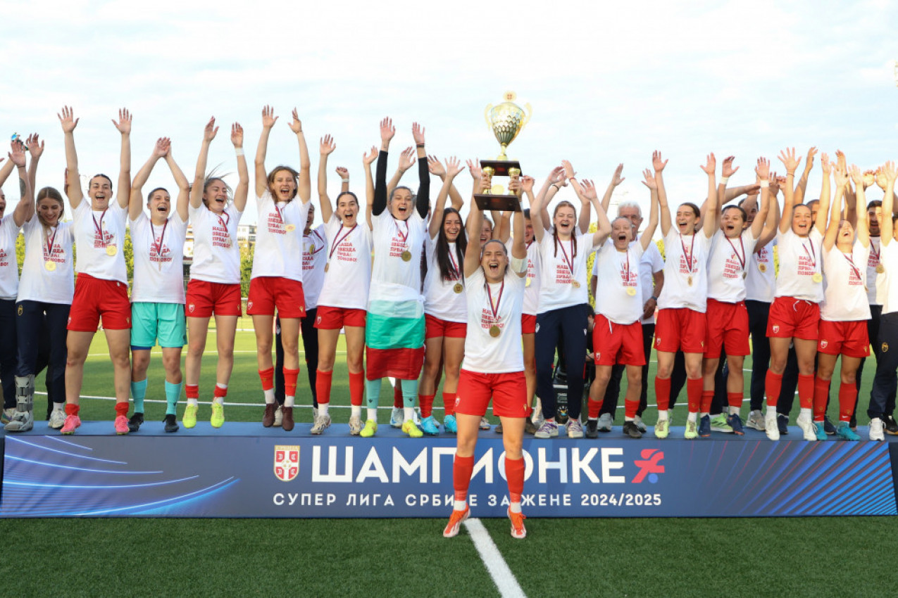 PETA UZASTOPNA POBEDA: ŽFK Crvena zvezda savladala Spartak za uručenje šampionskog pehara!