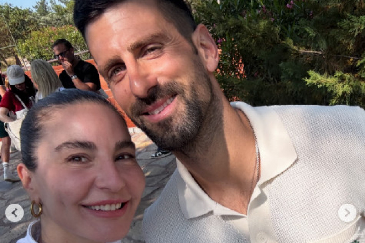 NOVAK UHVAĆEN U FLERTU SA ZANOSNOM TURKINJOM: Evo kako Srbin provodi slobodno vreme u Parizu (FOTO)