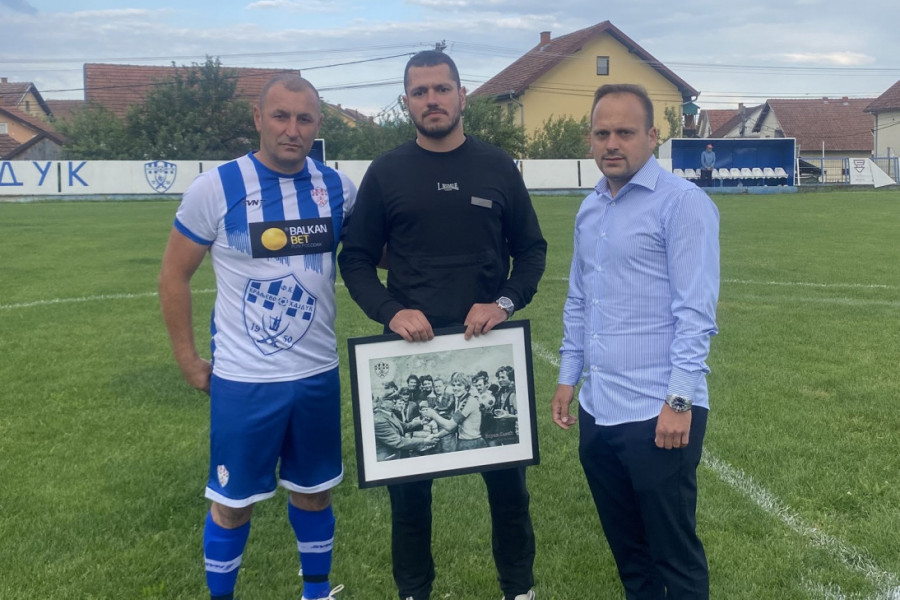 POKAZATELJ DA FUDBAL NIJE SAMO IGRA: Rezultat je ovoga puta bio u drugom planu!
