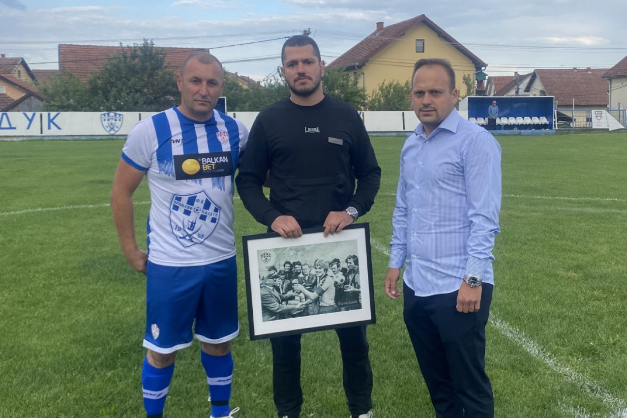 POKAZATELJ DA FUDBAL NIJE SAMO IGRA: Rezultat je ovoga puta bio u drugom planu!