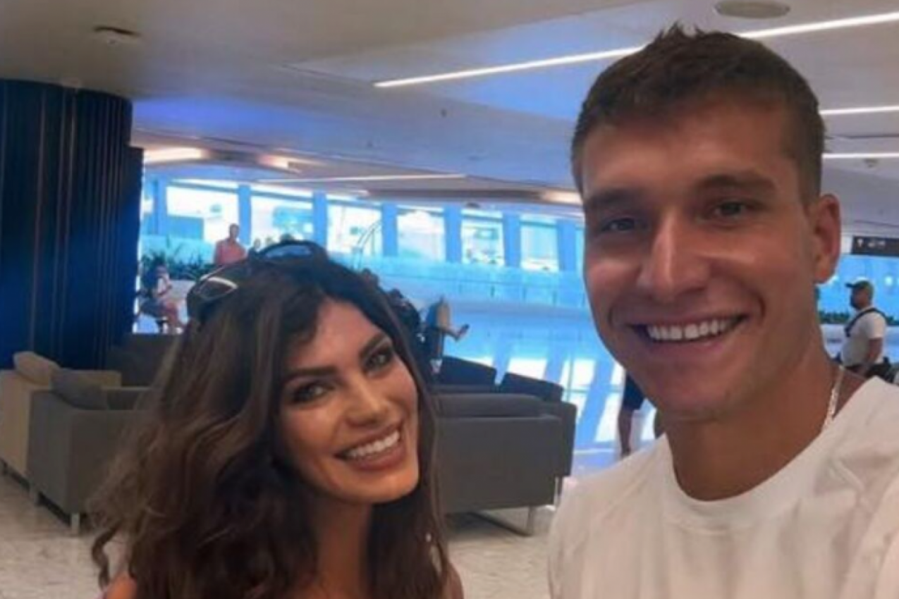 SEVAJU VARNICE: Bogdan opalio selfi sa zanosnom crnkom - Izgleda BRUTALNO, a tek da čujete čime se bavi! (FOTO) SEVAJU VARNICE: Bogdan opalio selfi sa zanosnom crnkom - Izgleda BRUTALNO, a tek da čujete čime se bavi! (FOTO)