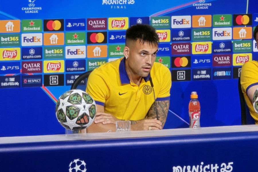 MEDIJI IZ CELOG SVETA U MINHENU! Sportissimo zavirio u prepunu konferencijsku salu pred najveći SPEKTAKL godine (FOTO)