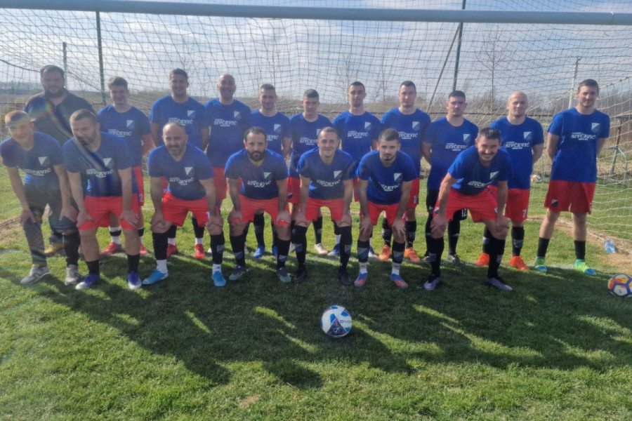 FUDBAL KOJI SE DO SADA NIKAD NIJE IGRAO U SELU: Istorija se pisala ovog proleća!