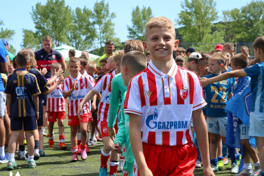 FUDBALSKI SPEKTAKL NA CRNOGORSKOM PRIMORJU: Trofej Budve 2025 okupio više od 2.500 dece iz regiona! (FOTO GALERIJA)
