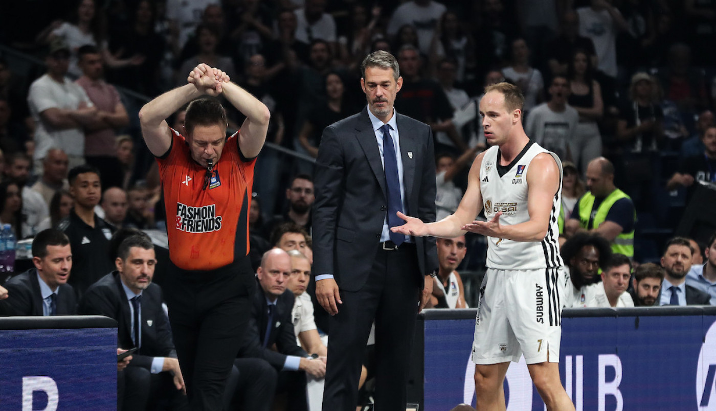 PREPELIČ SE SVAĐAO SA NAVIJAČIMA PARTIZANA NAKON ISKLJUČENJA: Košarkaš Dubaija uz zvižduke ispraćen iz Arene! (VIDEO)